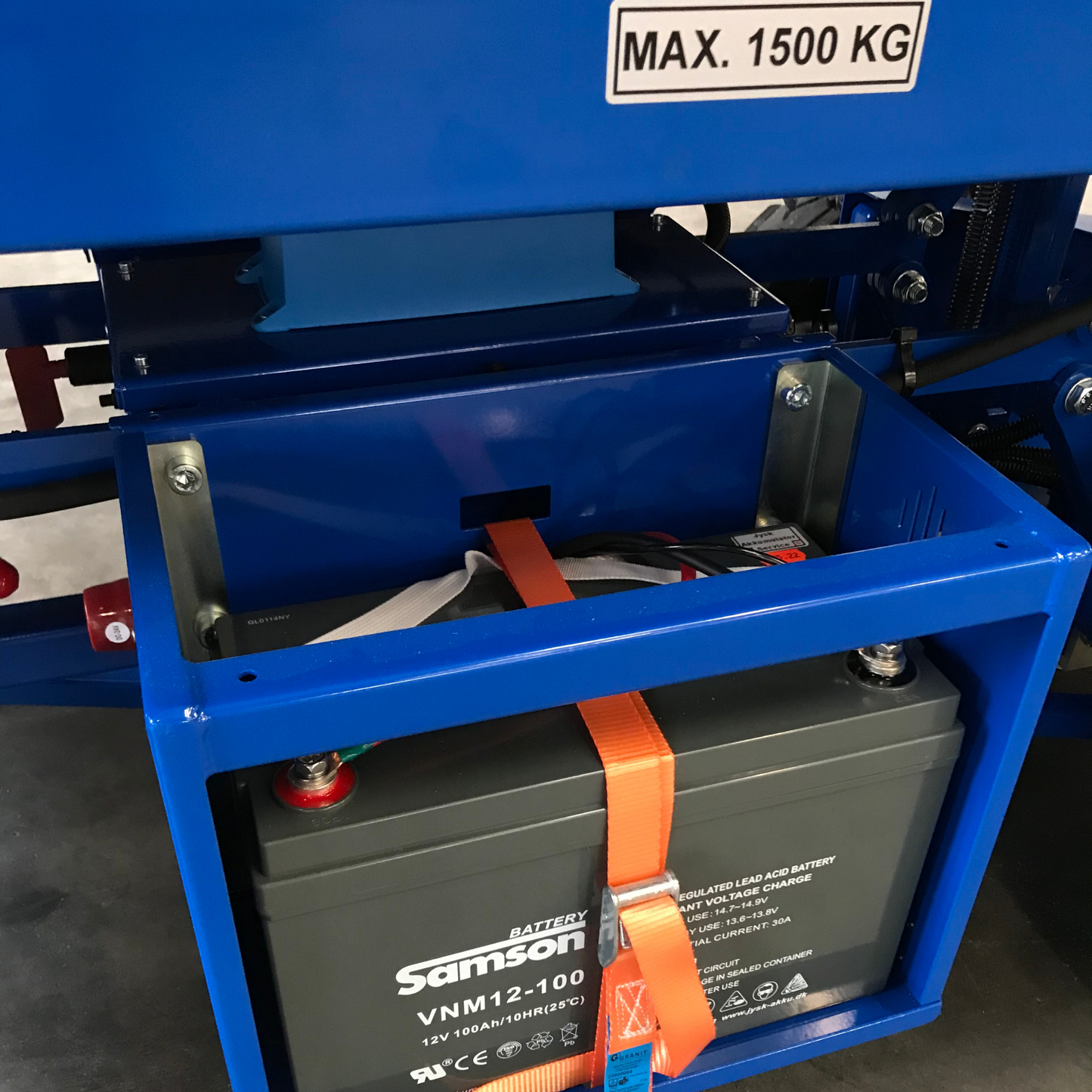 DC 24-3 Eldrevet transportvogn m. hydraulisk løft - Hydraulic Lift Trolley